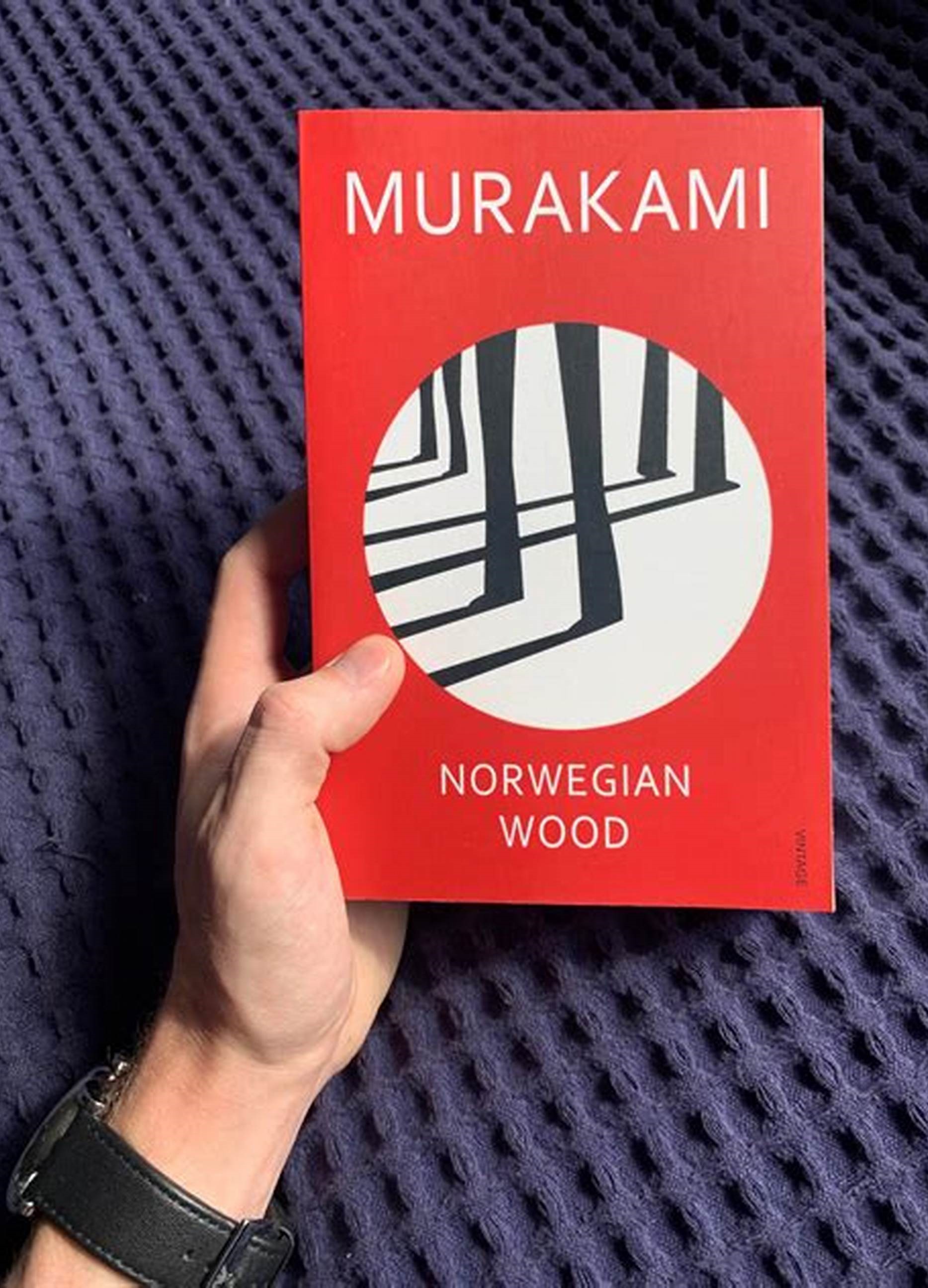 moreBookImage